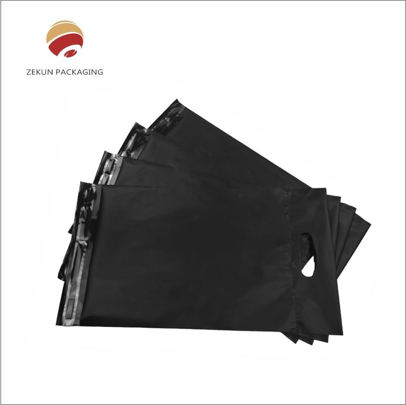 حقائب البريد المطبوعة المخصصة CMYK / PANTON اللون الأسود